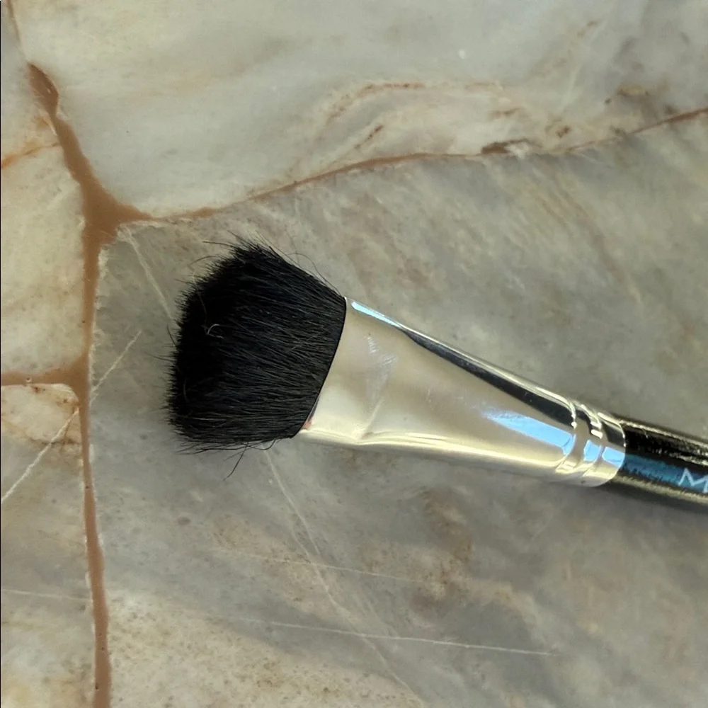 MAC‎ 252 Professional Makeup Brush 252 Synthetic Large Shader Brush